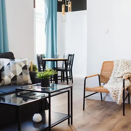 Super Central Spacious Apartment Oradea Exterior photo