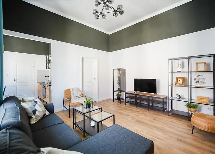 Super Central Spacious Apartment
