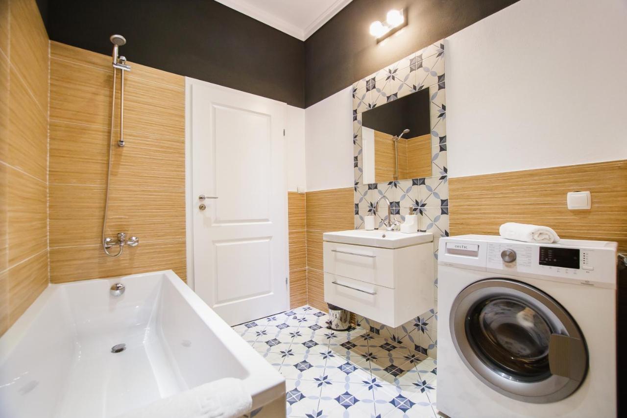 Super Spacious Apartment *