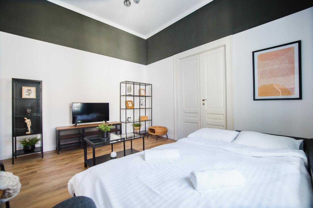 Super Spacious * Oradea